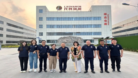 中国农大张丽英教授莅临beats365·(中国区)唯一官方网站对饲添胆汁酸国标起草企业现场生产作考察指导！