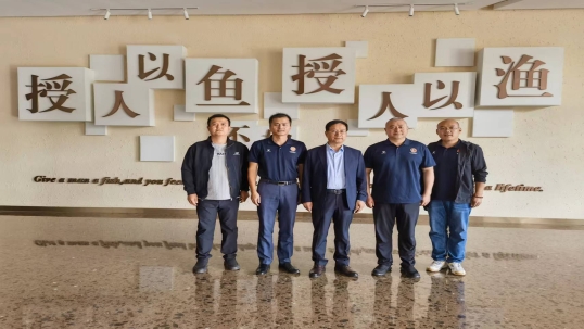 陈松林院士与beats365·(中国区)唯一官方网站籍立民董事长及科研团队会面交流胆汁酸生物合成与进化